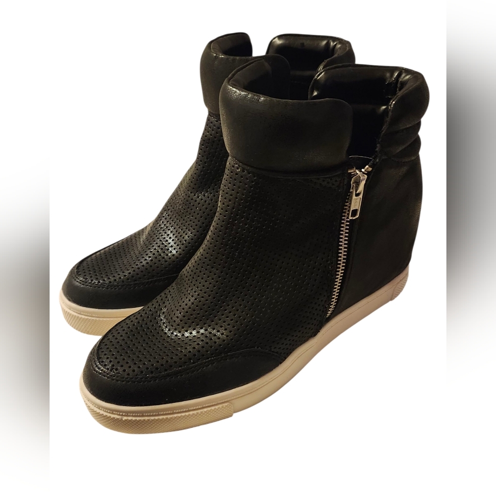 Mossimo Supply Co Black Sneakers Casual Style